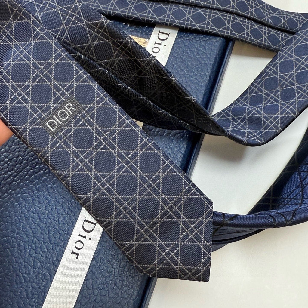 Dior Style Men's Oblique Geometric Silk Tie