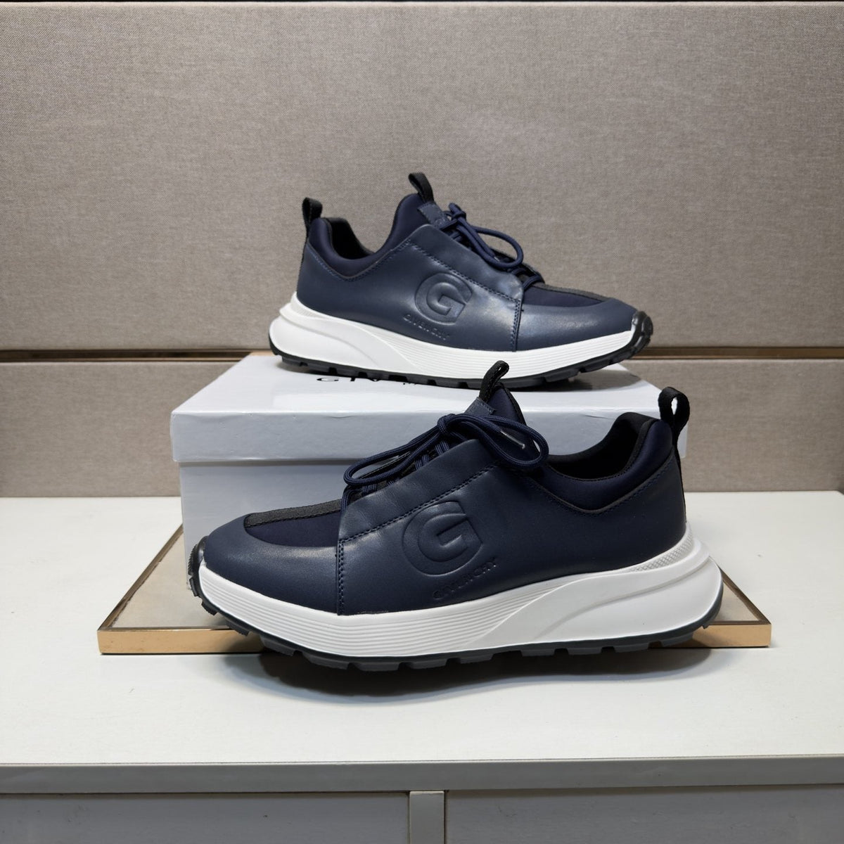 Givenchy Men's Navy Blue Low-Top Sneakers